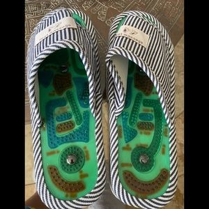Foot massage sandals